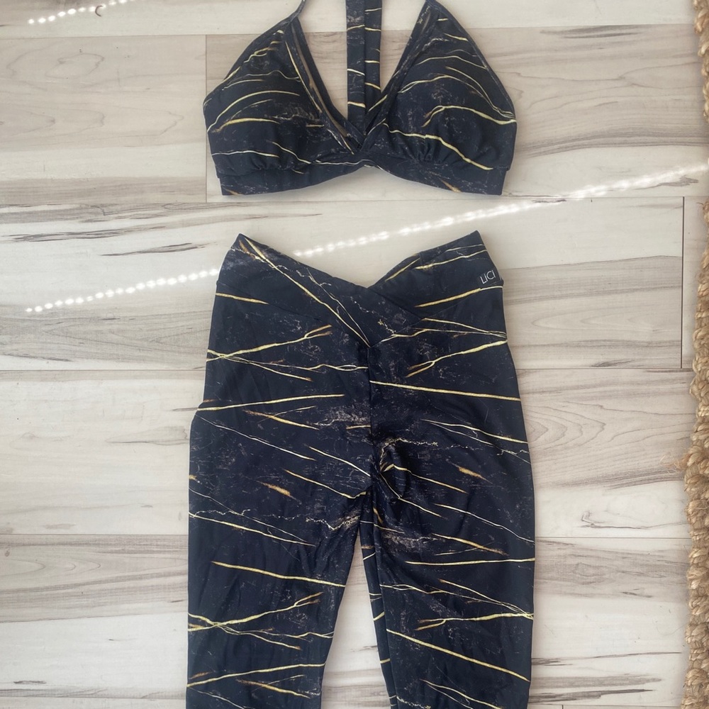 Lici fit Tiger Eye Sport Bra and Leggings